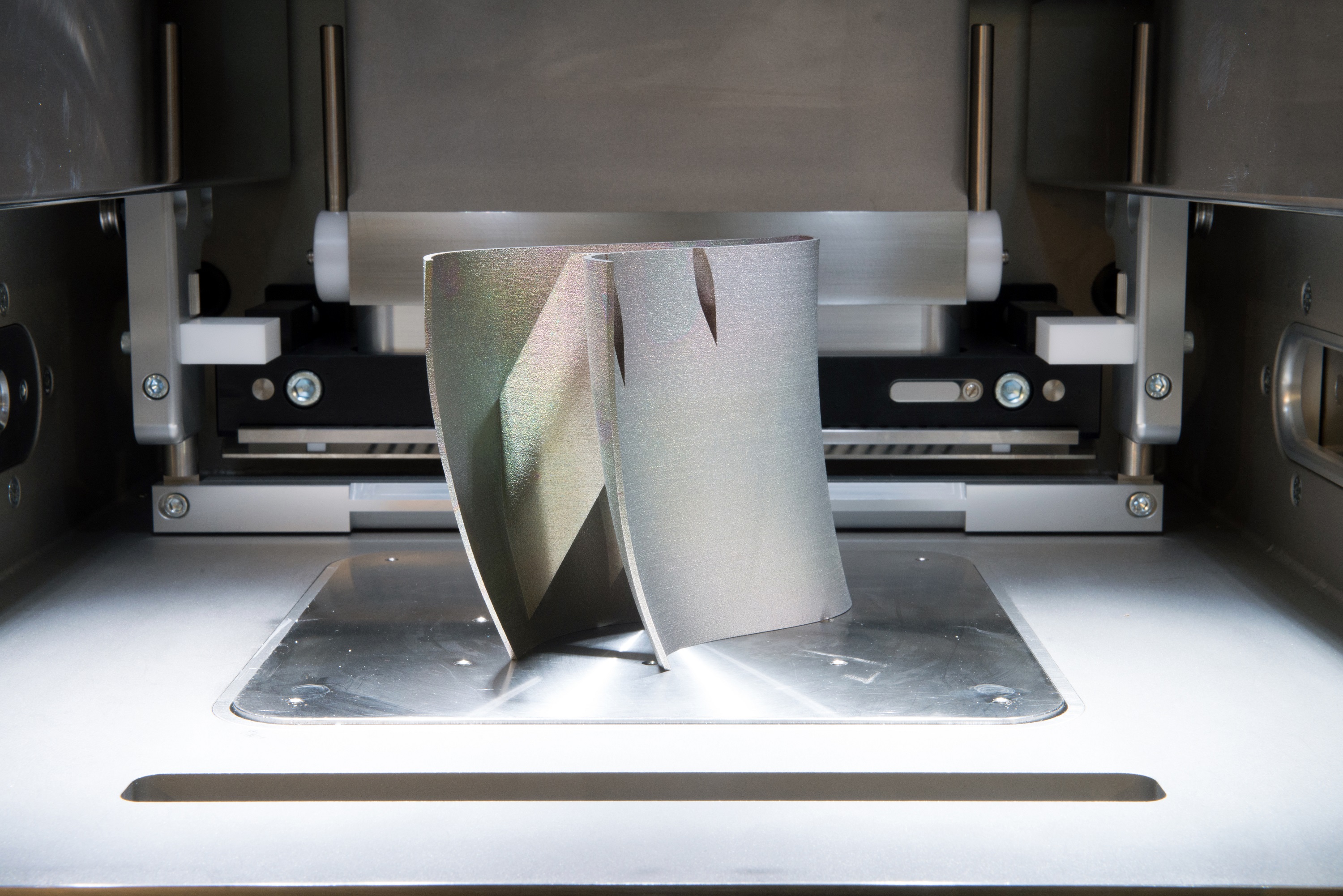 Frontansicht eines 3D-Objekts im Drucker
